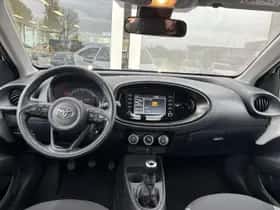 Toyota Aygo (2023) thumbnail 2