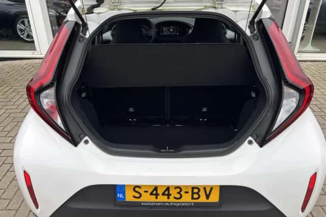 Toyota Aygo (2023) thumbnail 23