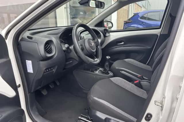 Toyota Aygo (2023) thumbnail 28