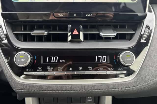 Toyota Corolla Cross (2024) thumbnail 4