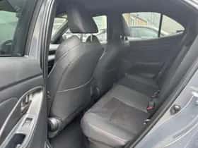 Toyota Yaris Cross (2025) thumbnail 24