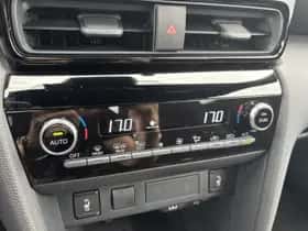 Toyota Yaris Cross (2025) thumbnail 4