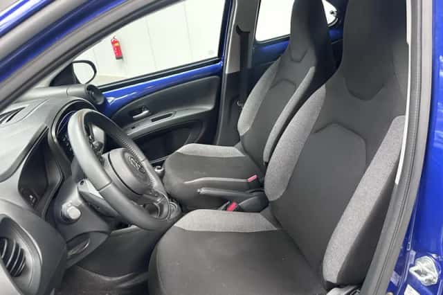 Toyota Aygo (2024) thumbnail 2