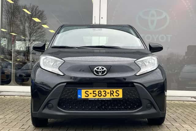 Toyota Aygo (2022) thumbnail 6