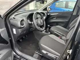 Toyota Aygo (2022) thumbnail 24