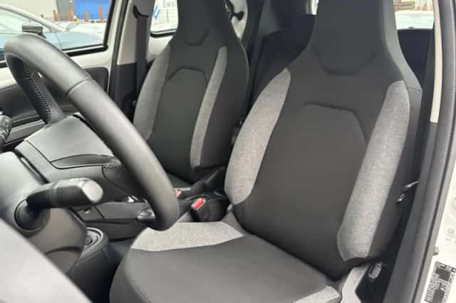 Toyota Aygo (2022) thumbnail 23