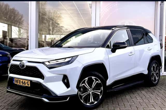 Toyota RAV4 (2025) thumbnail 1