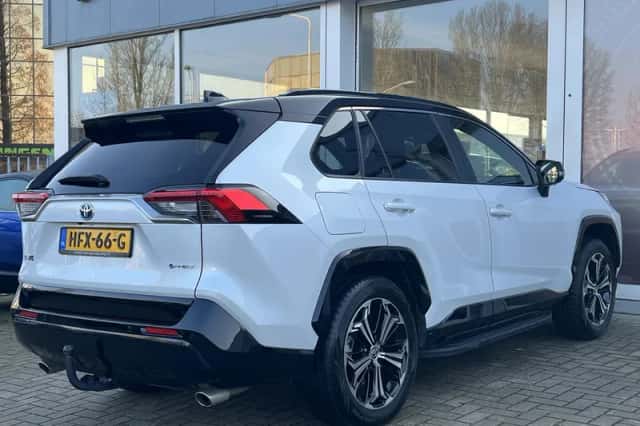 Toyota RAV4 (2025) thumbnail 12