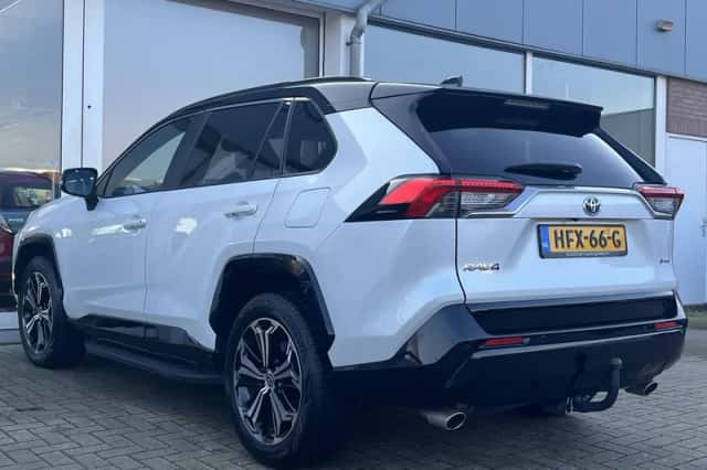 Toyota RAV4 (2025) thumbnail 14