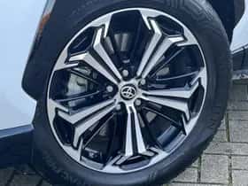 Toyota RAV4 (2025) thumbnail 18