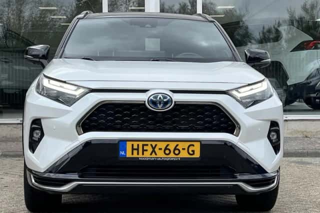 Toyota RAV4 (2025) thumbnail 4
