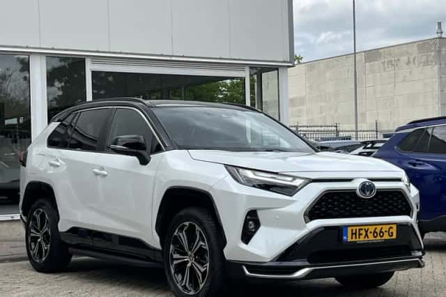 Toyota RAV4 (2025) thumbnail 5