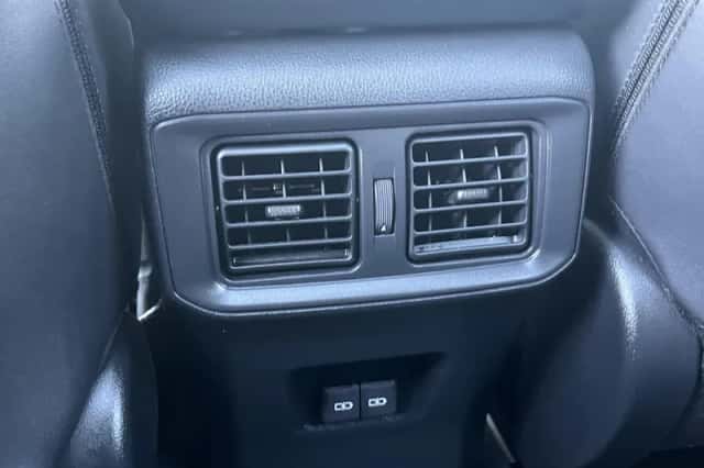 Toyota RAV4 (2025) thumbnail 42
