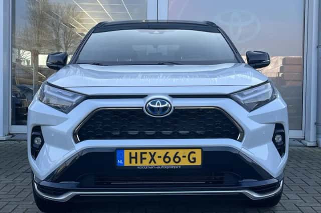 Toyota RAV4 (2025) thumbnail 6