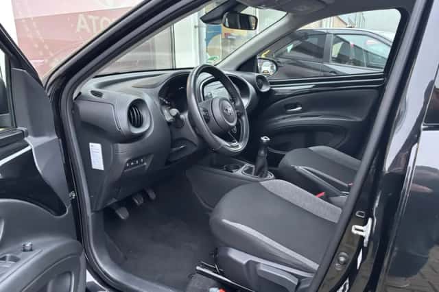 Toyota Aygo (2022) thumbnail 2