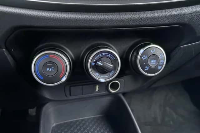 Toyota Aygo (2022) thumbnail 4