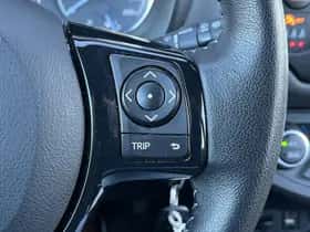 Toyota Yaris (2019) thumbnail 18