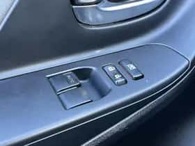 Toyota Yaris (2019) thumbnail 26