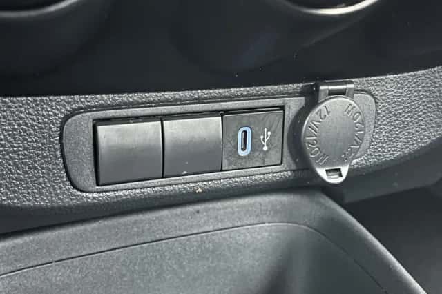 Toyota Aygo (2024) thumbnail 25