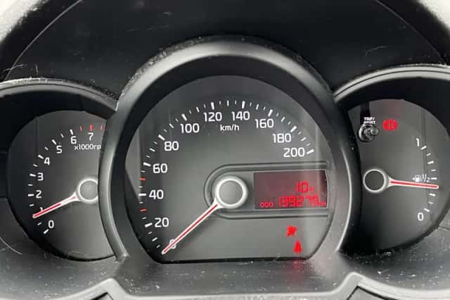 Kia Picanto (2013) thumbnail 3