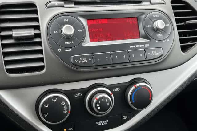 Kia Picanto (2013) thumbnail 4