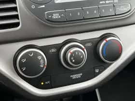 Kia Picanto (2013) thumbnail 8