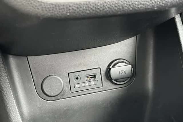 Kia Picanto (2013) thumbnail 10