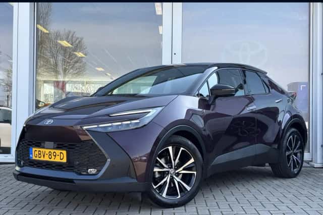 Toyota C-HR (2024) thumbnail 1