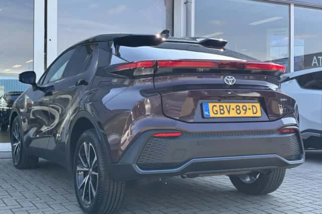 Toyota C-HR (2024) thumbnail 12