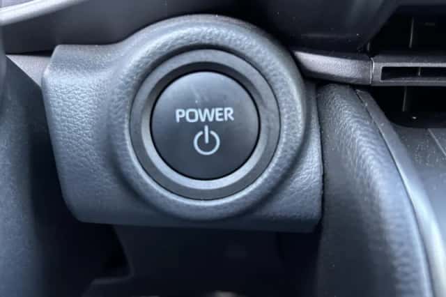 Toyota C-HR (2024) thumbnail 21