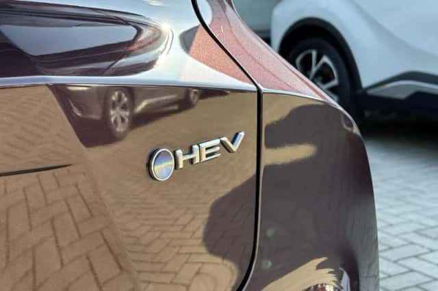 Toyota C-HR (2024) thumbnail 34