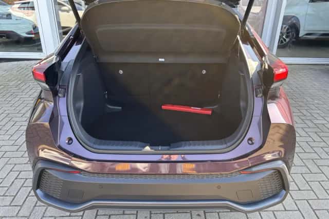 Toyota C-HR (2024) thumbnail 37