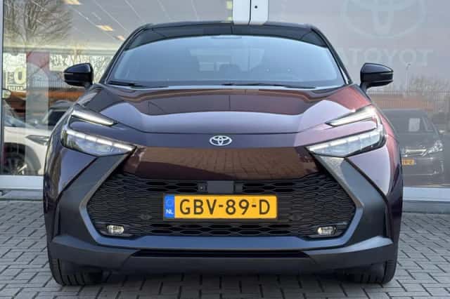 Toyota C-HR (2024) thumbnail 6