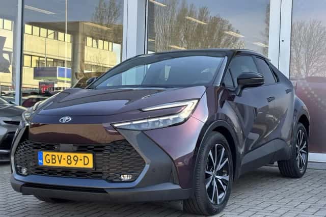 Toyota C-HR (2024) thumbnail 7