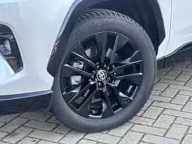 Toyota RAV4 (2025) thumbnail 2