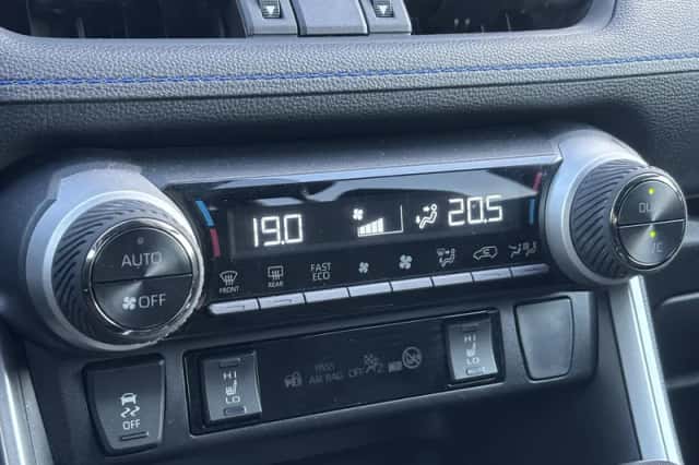 Toyota RAV4 (2025) thumbnail 25