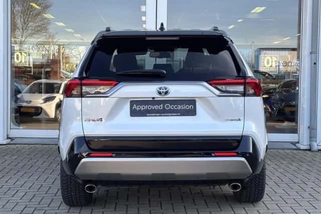 Toyota RAV4 (2025) thumbnail 7
