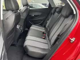 Peugeot 3008 (2018) thumbnail 16