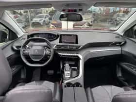 Peugeot 3008 (2018) thumbnail 17