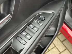 Peugeot 3008 (2018) thumbnail 19