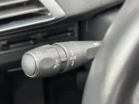 Peugeot 3008 (2018) thumbnail 20