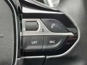 Peugeot 3008 (2018) thumbnail 23