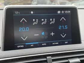 Peugeot 3008 (2018) thumbnail 27
