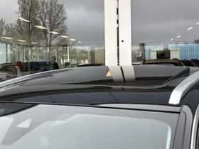 Peugeot 3008 (2018) thumbnail 5
