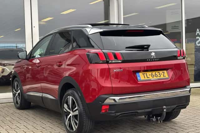 Peugeot 3008 (2018) thumbnail 10