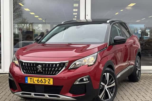 Peugeot 3008 (2018) thumbnail 2