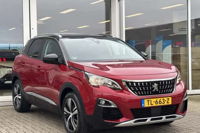Peugeot 3008 (2018) thumbnail 3