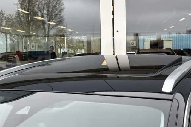 Peugeot 3008 (2018) thumbnail 5