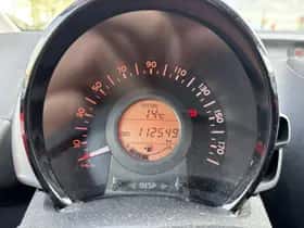 Toyota Aygo (2017) thumbnail 17