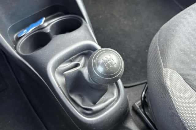 Toyota Aygo (2017) thumbnail 18